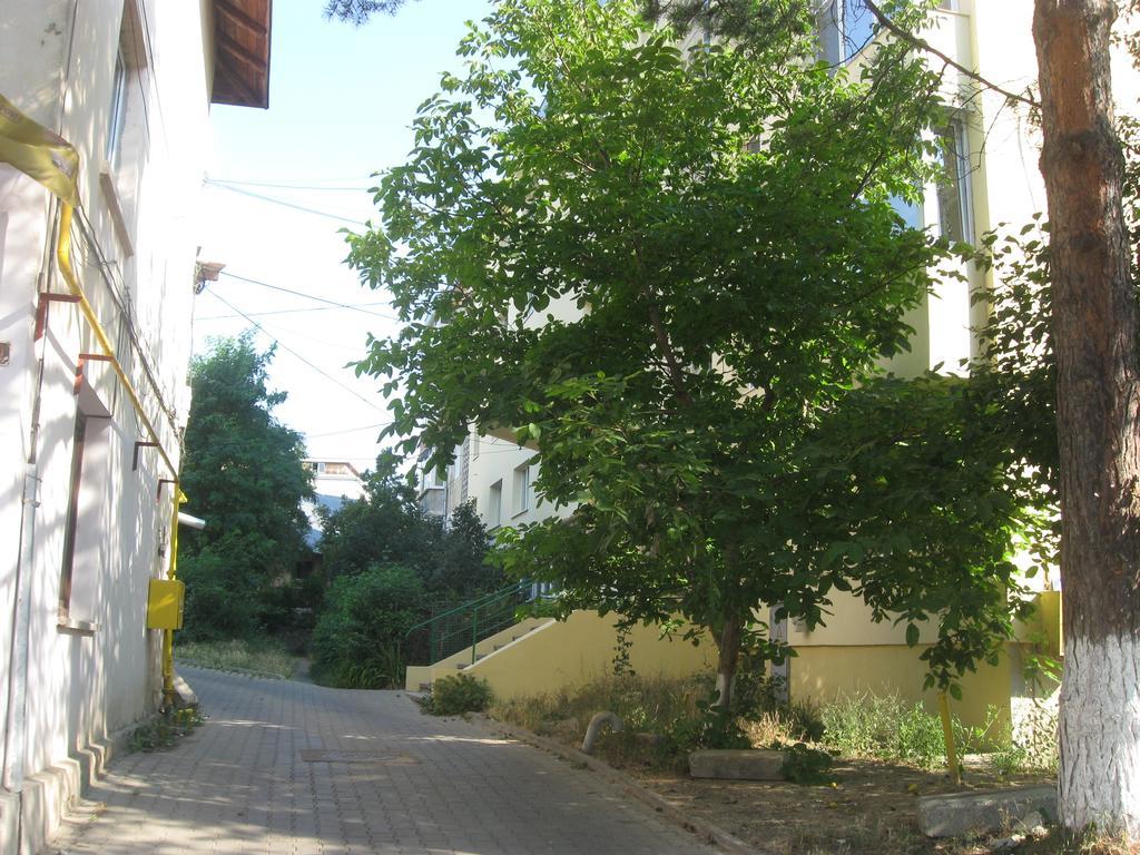 Lary Apartament Suceava Exterior photo